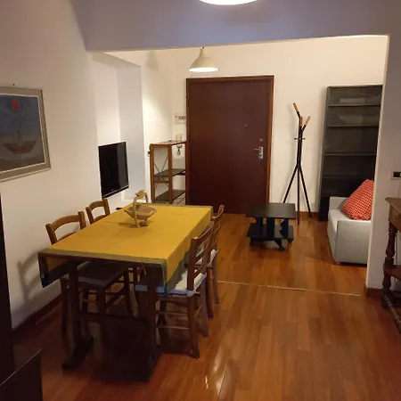Apartment Appartamento Recco Centrale *